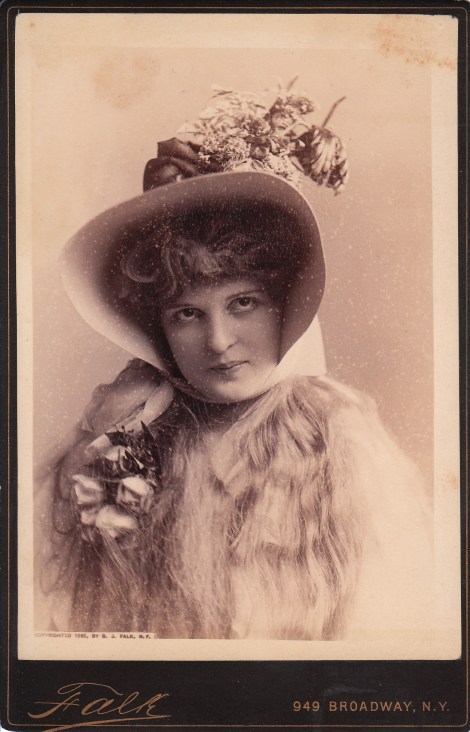UNIDENTIFIED ACTRESS PHOTOGRAPHED BY FALK IN NEW YORK CITY