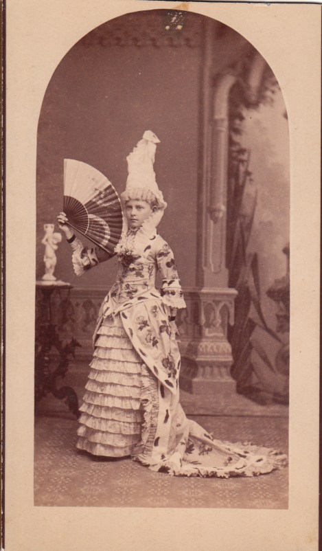 EXOTIC YOUNG GIRL_0002