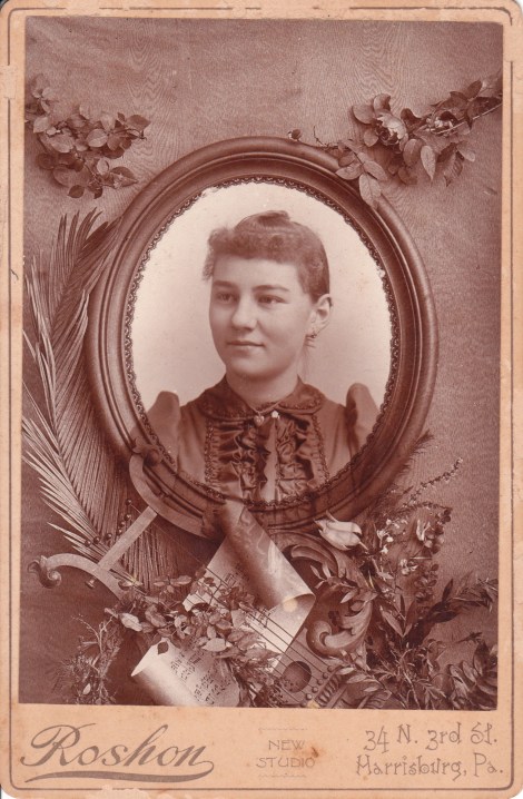 LADY IN A FRAME_0002