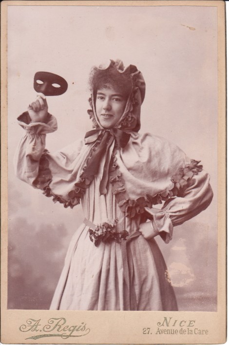 LADYTHEATREMASK_0001