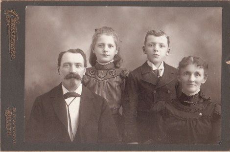duluth family_0003