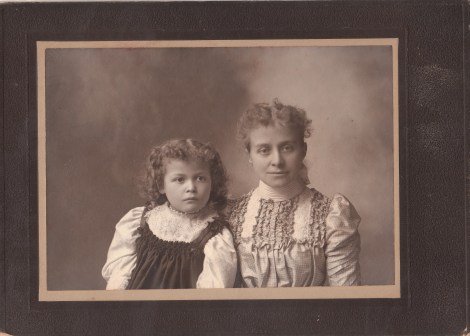 MOM AND DAUGHTER_0006