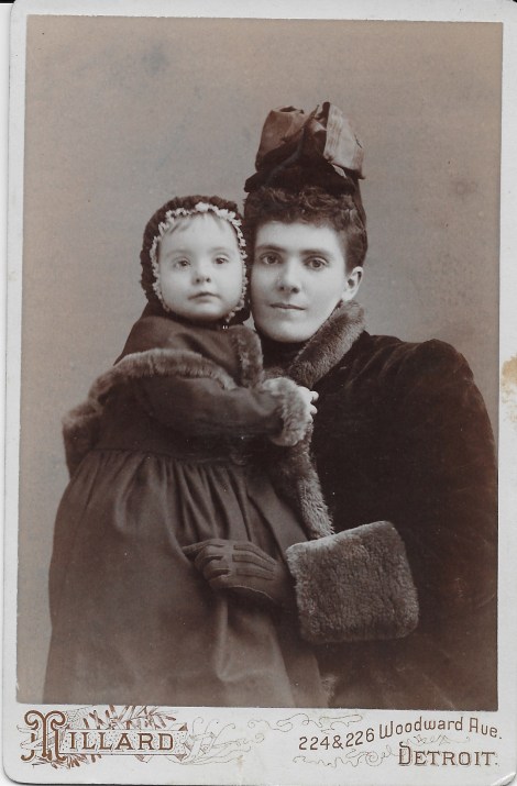 mom and kid AGAIN AG