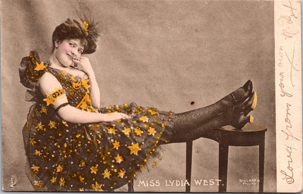 This image has an empty alt attribute; its file name is lydia-west_0001.jpg